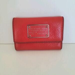 Marc Jacobs Key Case 6 Key Hooks Wallet Trifold Red Leather Designer Charm Logo